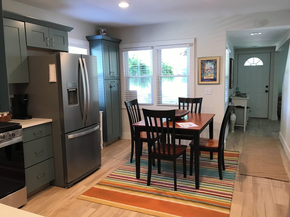 Dining area in kitchen