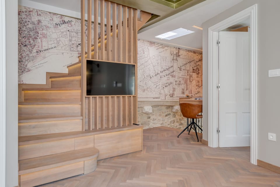 Deluxe Studio | Soundproofing, free WiFi