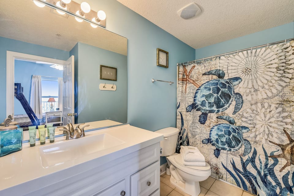 Bathroom 2 with Tub/Shower Combo