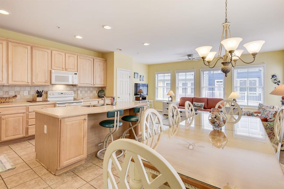 Sunset Island 32 Island Edge Drive Kitchen