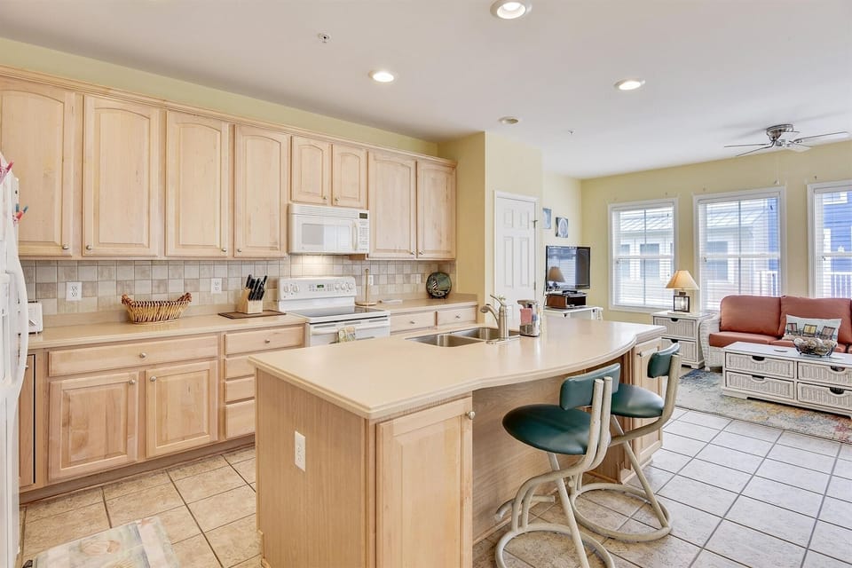 Sunset Island 32 Island Edge Drive Kitchen