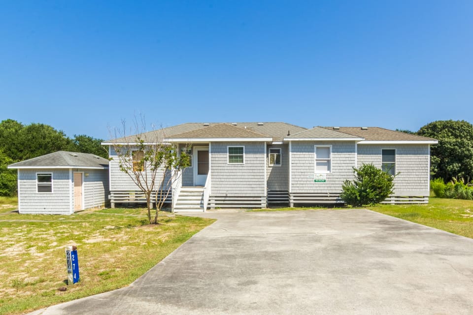 4601: Sandy Bluff | Exterior