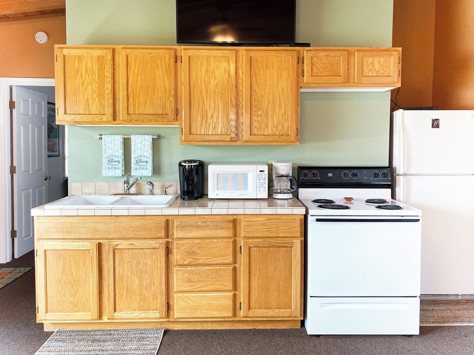320RV20Kitchen