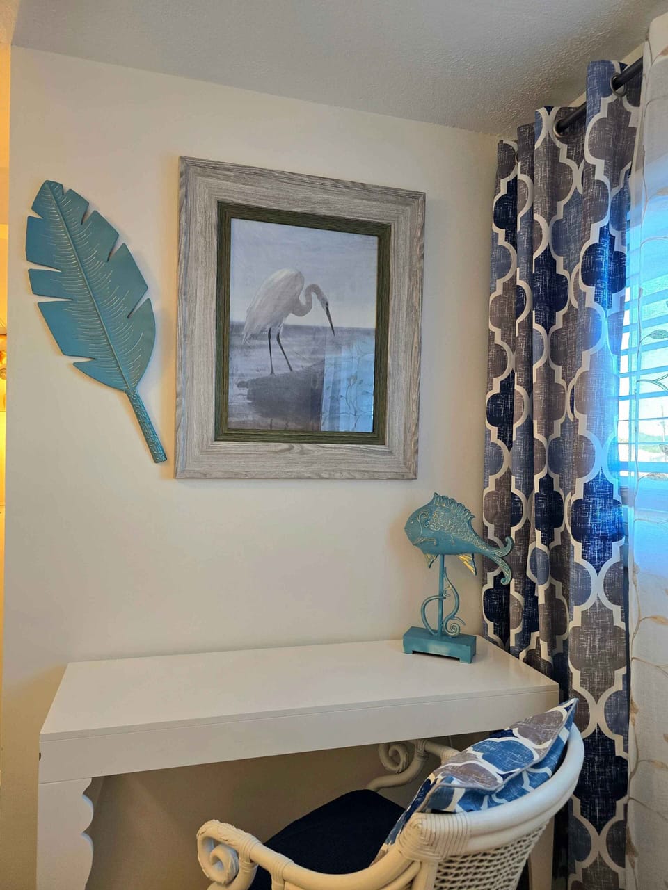 Cozy office/make up area 