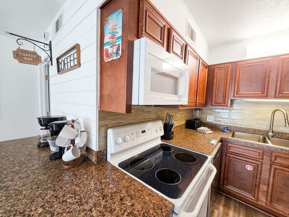 Fully equipped kitchen 