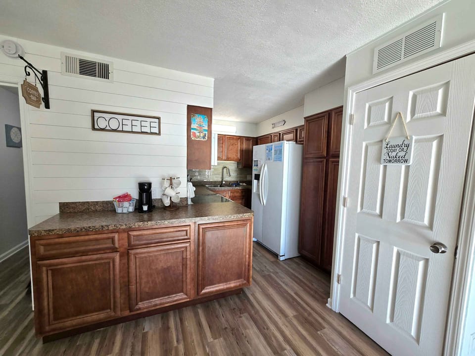 Kitchen, Laundry and Coffee Bar area 