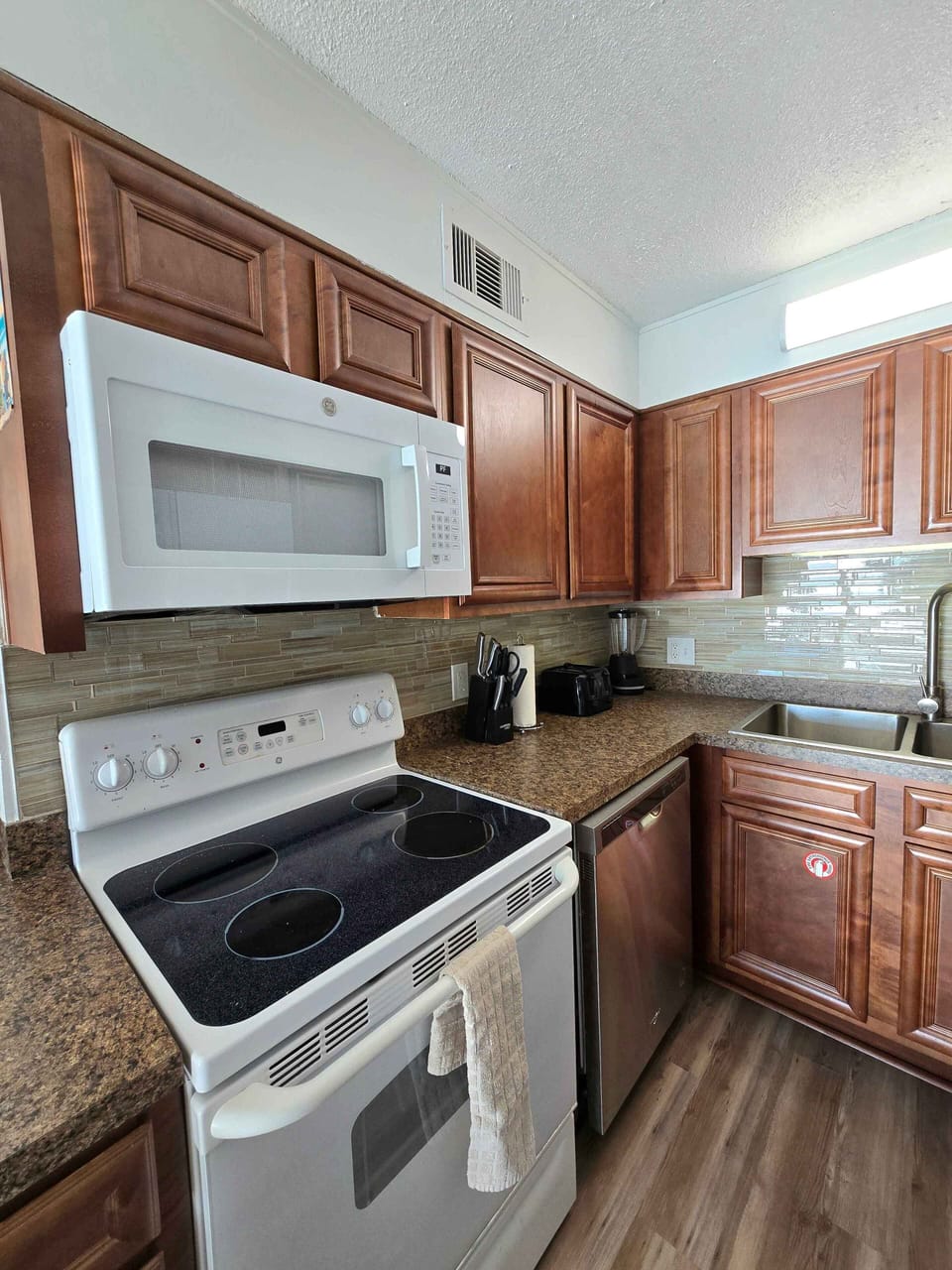 We have stove, microwave, dishwasher, refrigerator in the condo!
