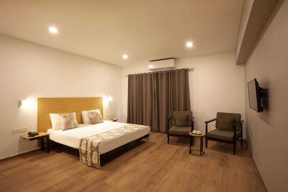 Platinum Room | Premium bedding, in-room safe, rollaway beds, free WiFi