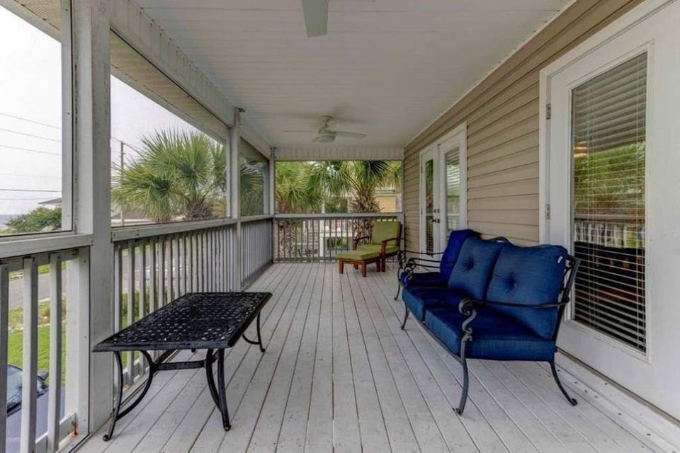 porch/balcony located on second level
