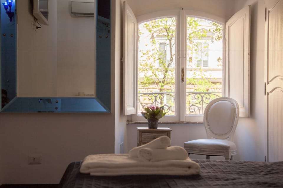 Superior Double Room (via leone IV 38) | Hypo-allergenic bedding available, desk, laptop workspace, soundproofing