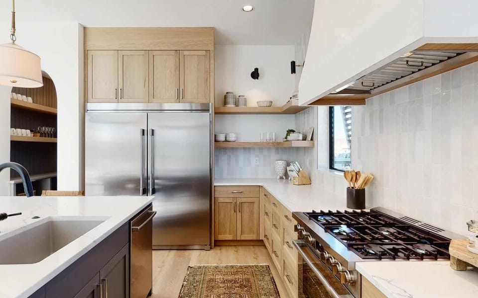 House, 5 Bedrooms | Private kitchen | Fridge, oven, coffee/tea maker, toaster