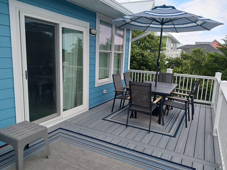 Third floor deck