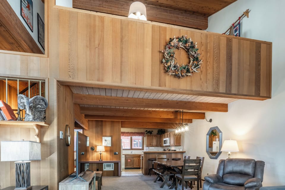 Living Room, Flat Screen TV, Fireplace(Pellet Stove), Loft Above