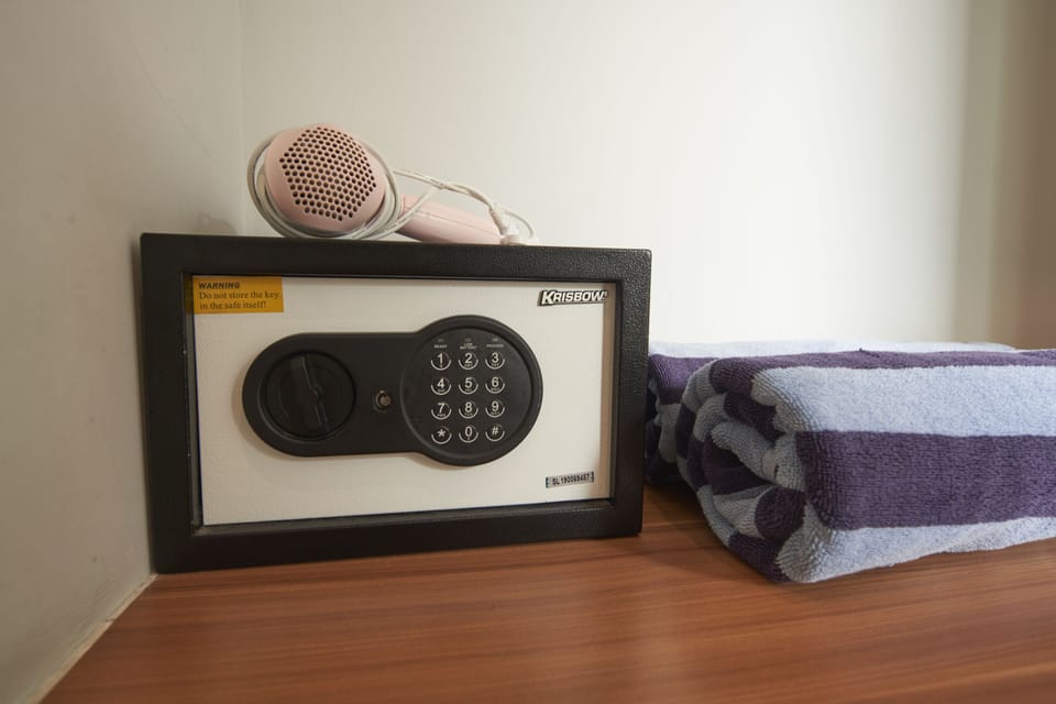 Double Room, Private Pool | In-room safe, desk, free WiFi, bed sheets