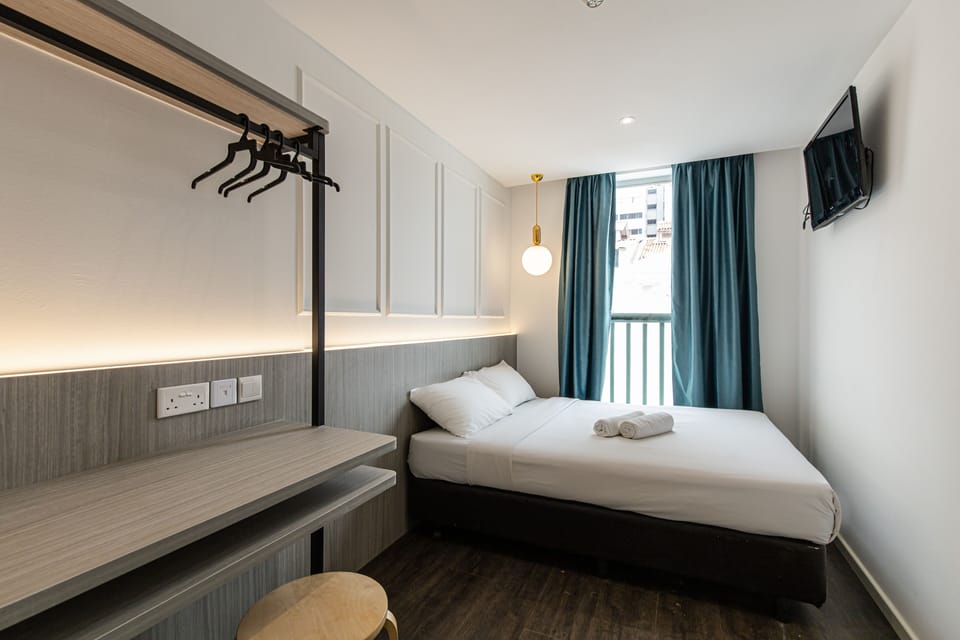 Deluxe Double Room | Desk, WiFi (free), bed sheets