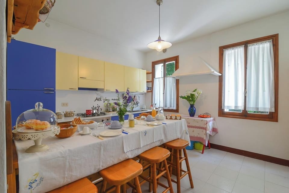 Villa, 3 Bedrooms, Garden View | Dining