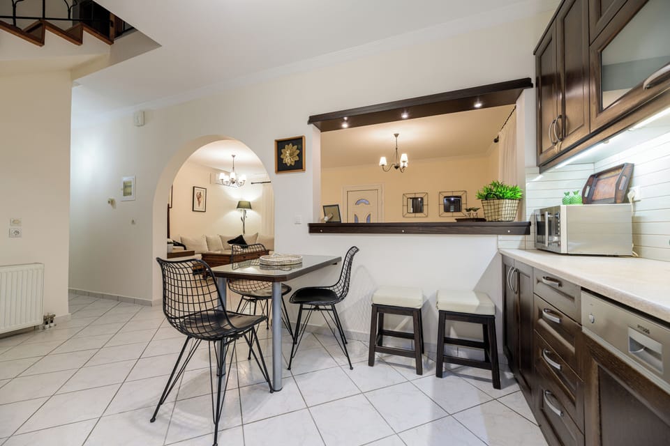 House, 3 Bedrooms | Private kitchen | Fridge