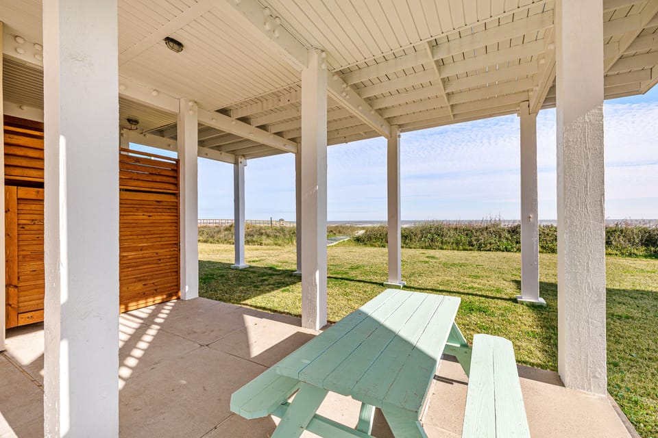 Grab a quick bite using the picnic table while enjoying a day at the beach. 