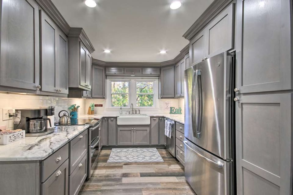 Kitchen (Main Level)