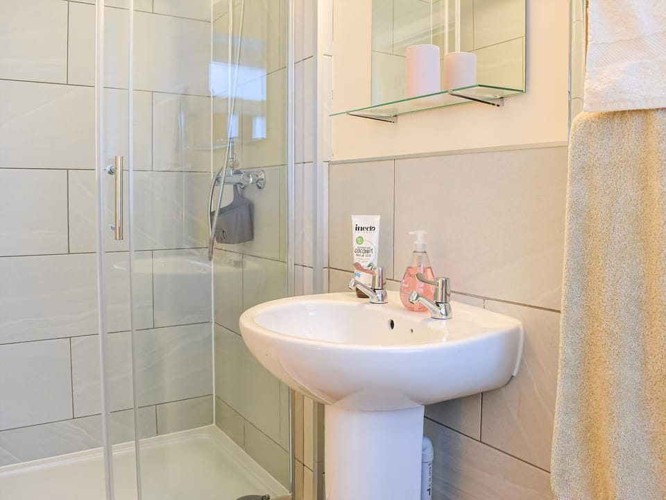 Shower room | Ring of Bells, South Molton