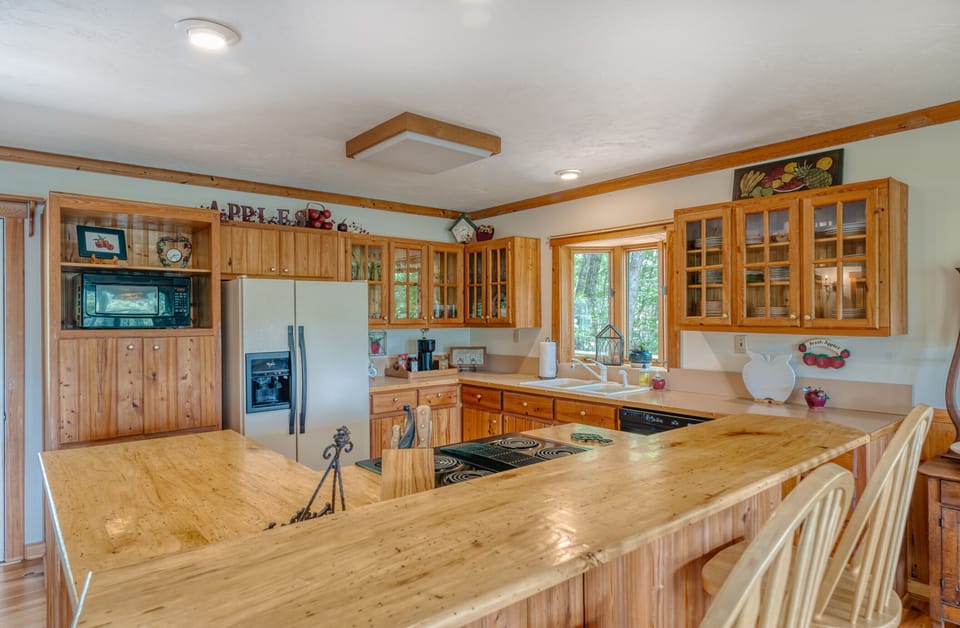 Fully stocked kitchen.