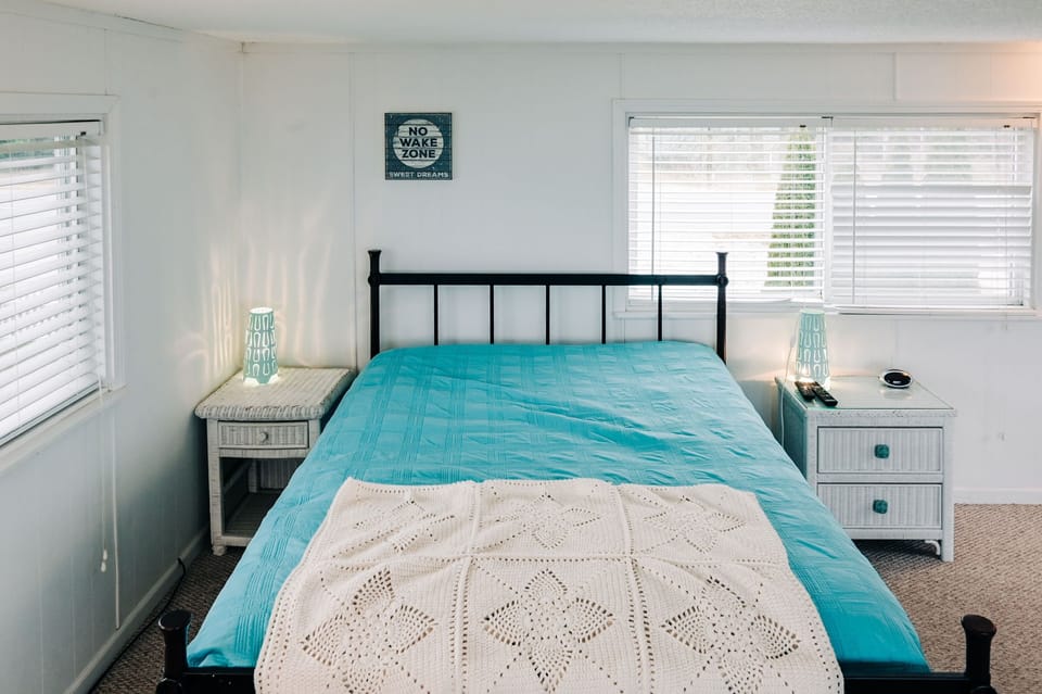 Classic Cottage | Iron/ironing board, free WiFi, bed sheets