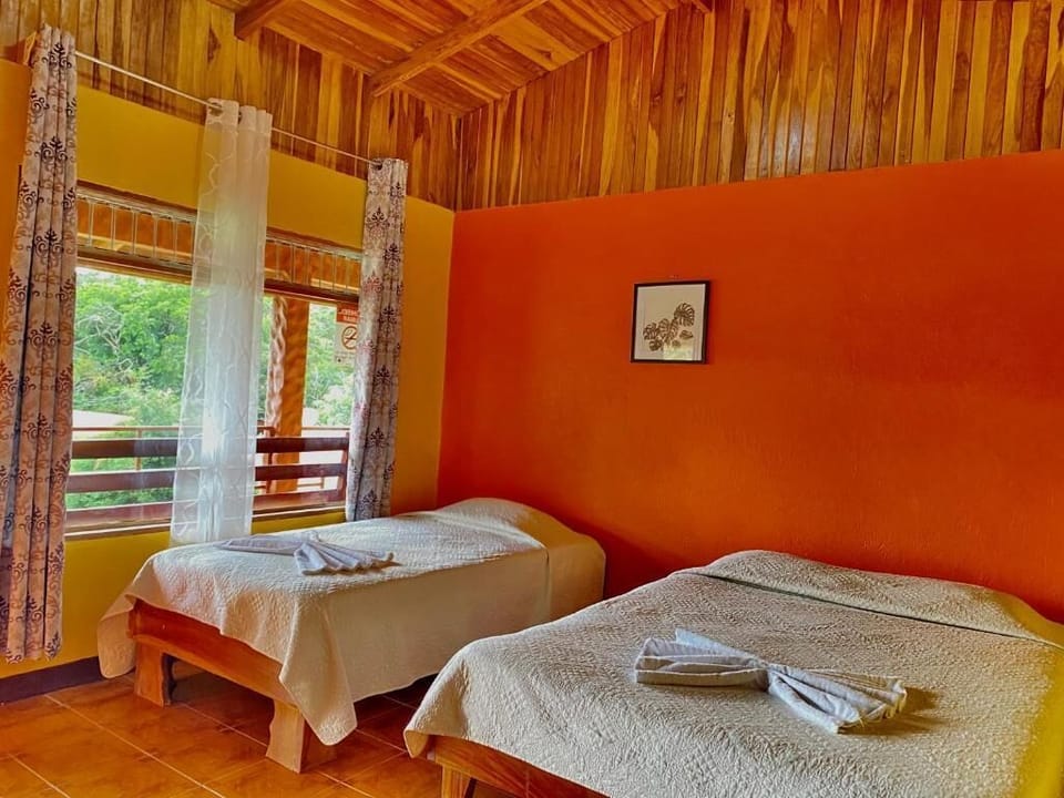Basic Triple Room | Desk, laptop workspace, free WiFi, bed sheets