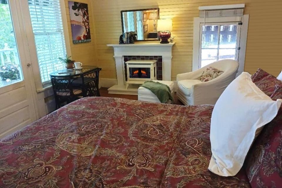 Cozy, comfortable open plan design