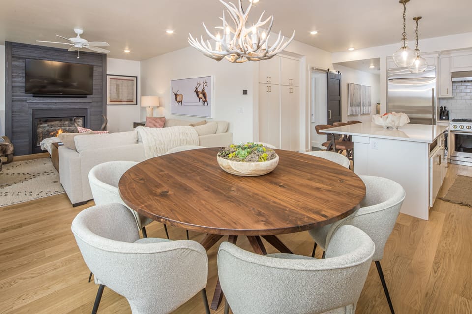 Gather round | Main Level