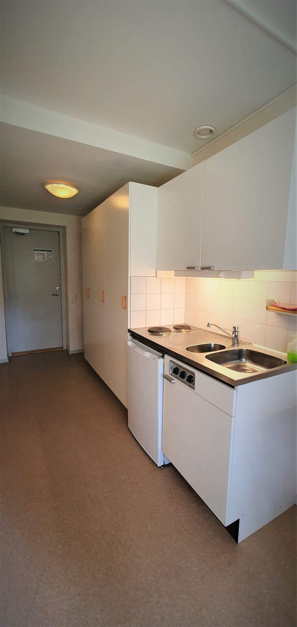 Standard Single Room | Desk, WiFi (free), individually decorated, bed sheets