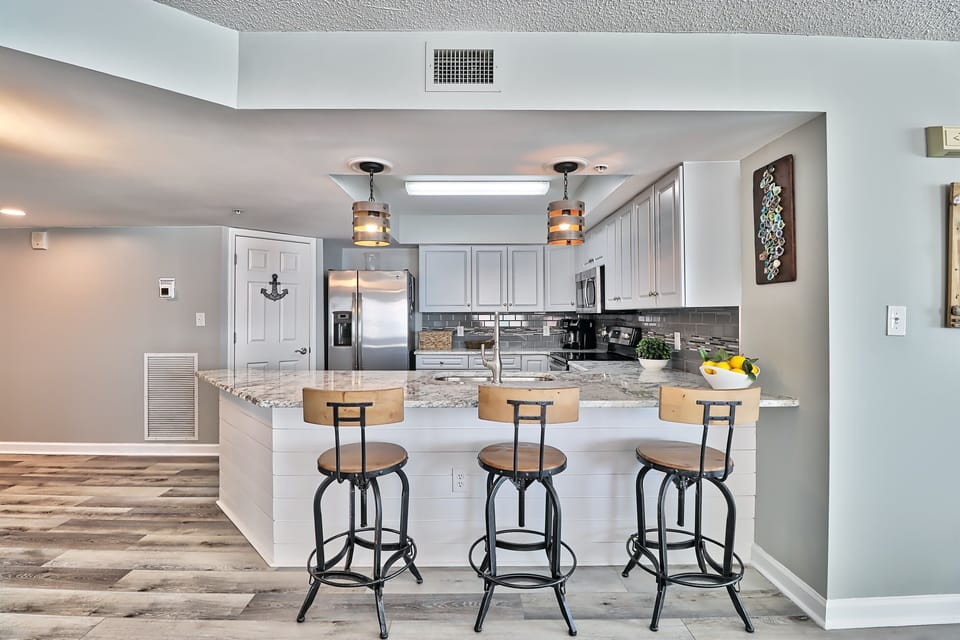 Kitchen / Bar