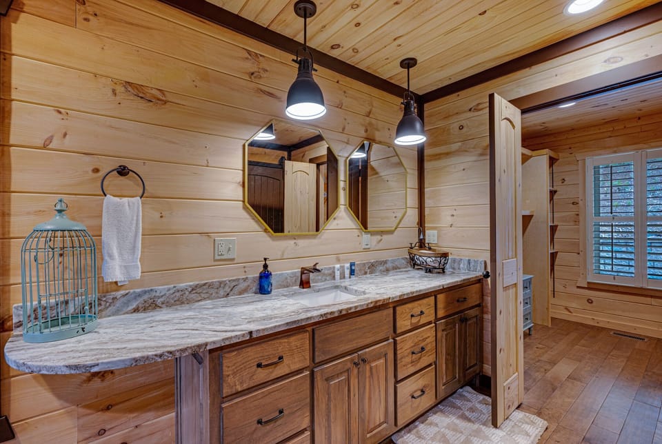 Happy Hour Heights - Entry Level Primary Bathroom