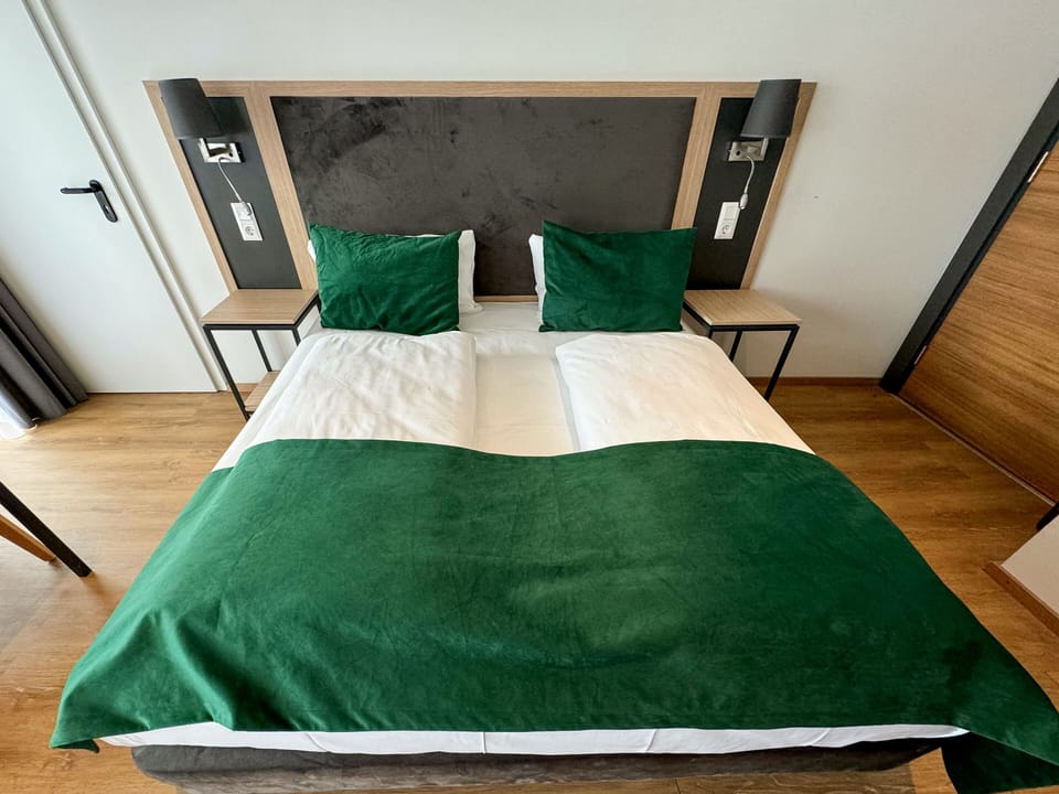 Free minibar, in-room safe, desk, soundproofing