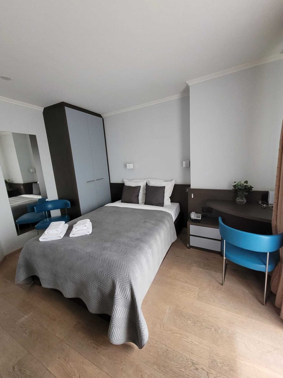 Superior Double Room | Living area | Flat-screen TV
