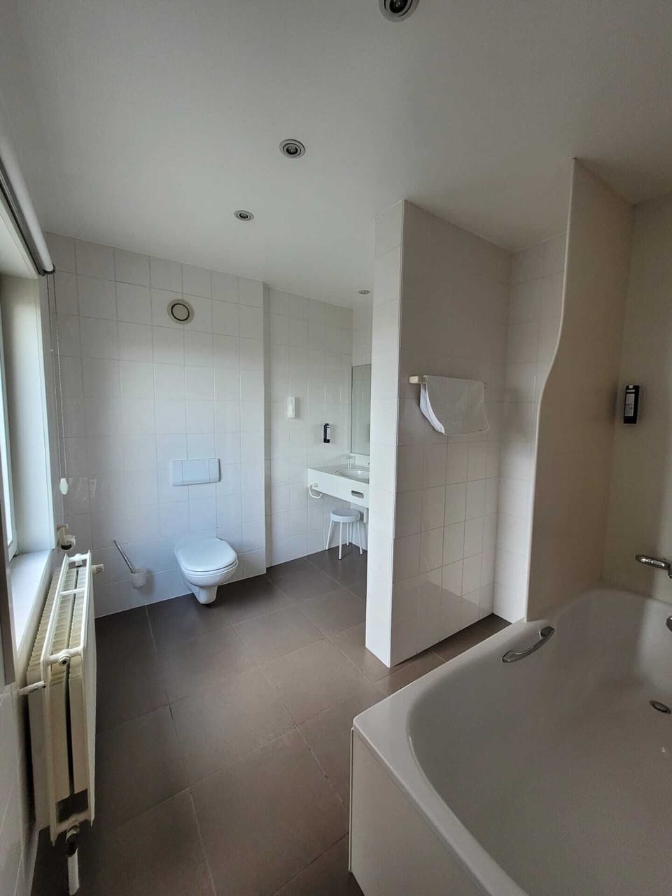 Superior Double Room | Bathroom | Shower, towels
