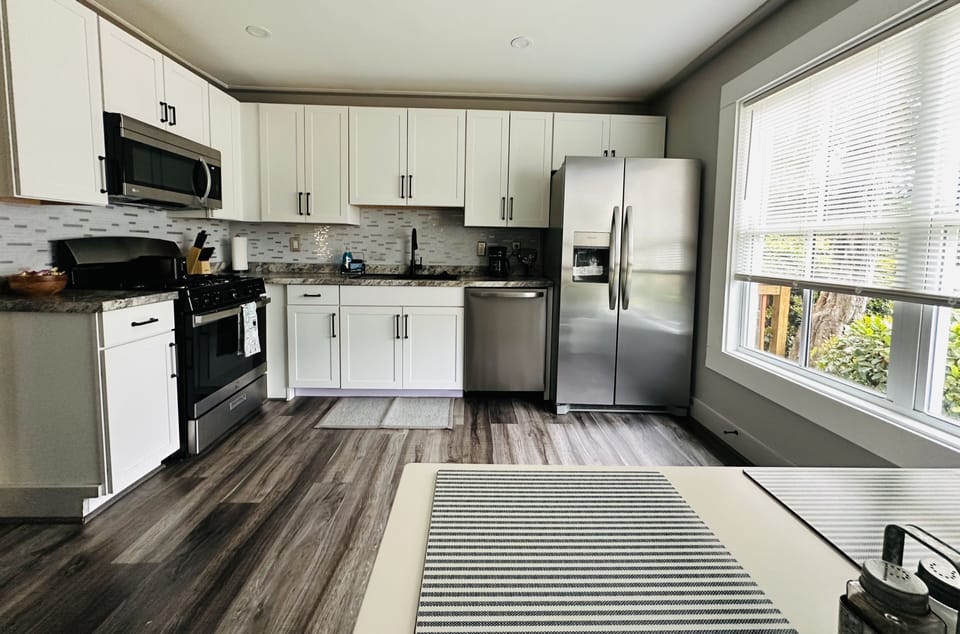 Fully equipped kitchen! Coffe available! 