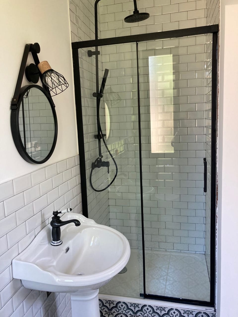 Shower, towels
