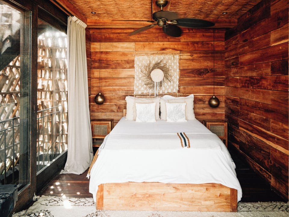 Tree House (Jungle) | Minibar, in-room safe, individually decorated, blackout drapes