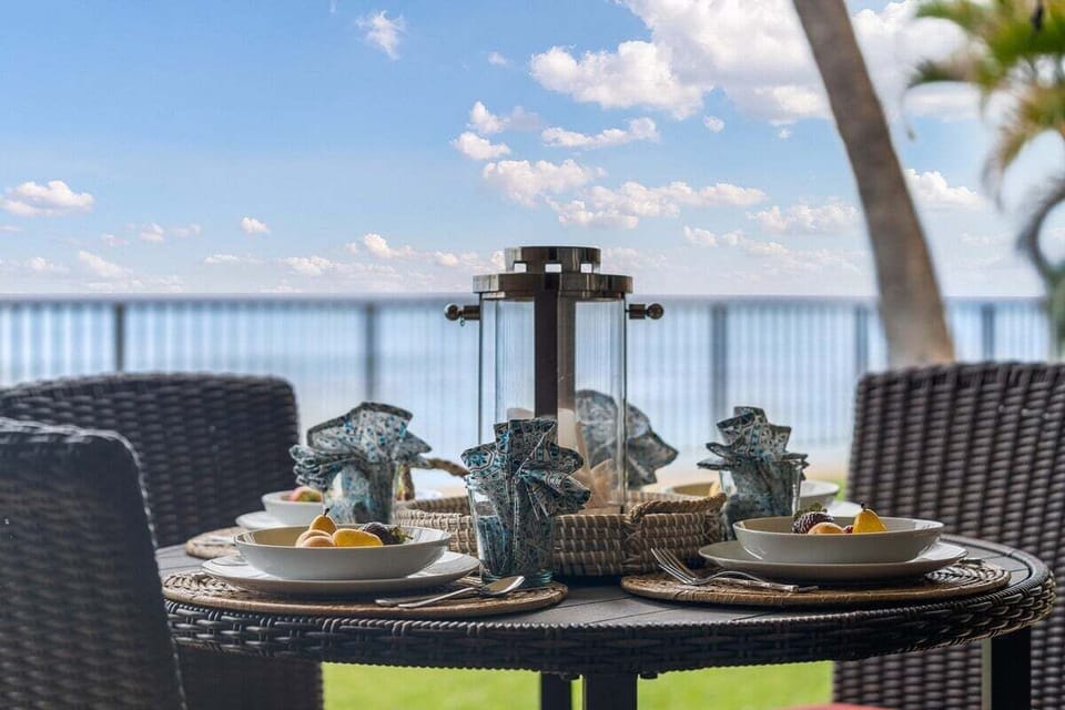 A perfect spot for relaxing or dining while overlooking the sparkling Pacific waters