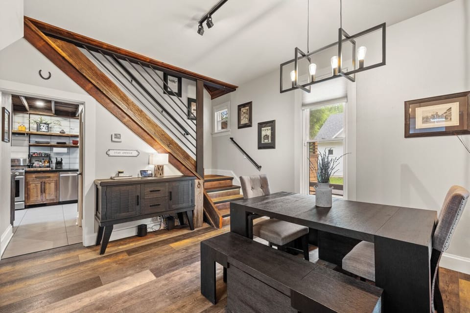 Entry - Dining Room