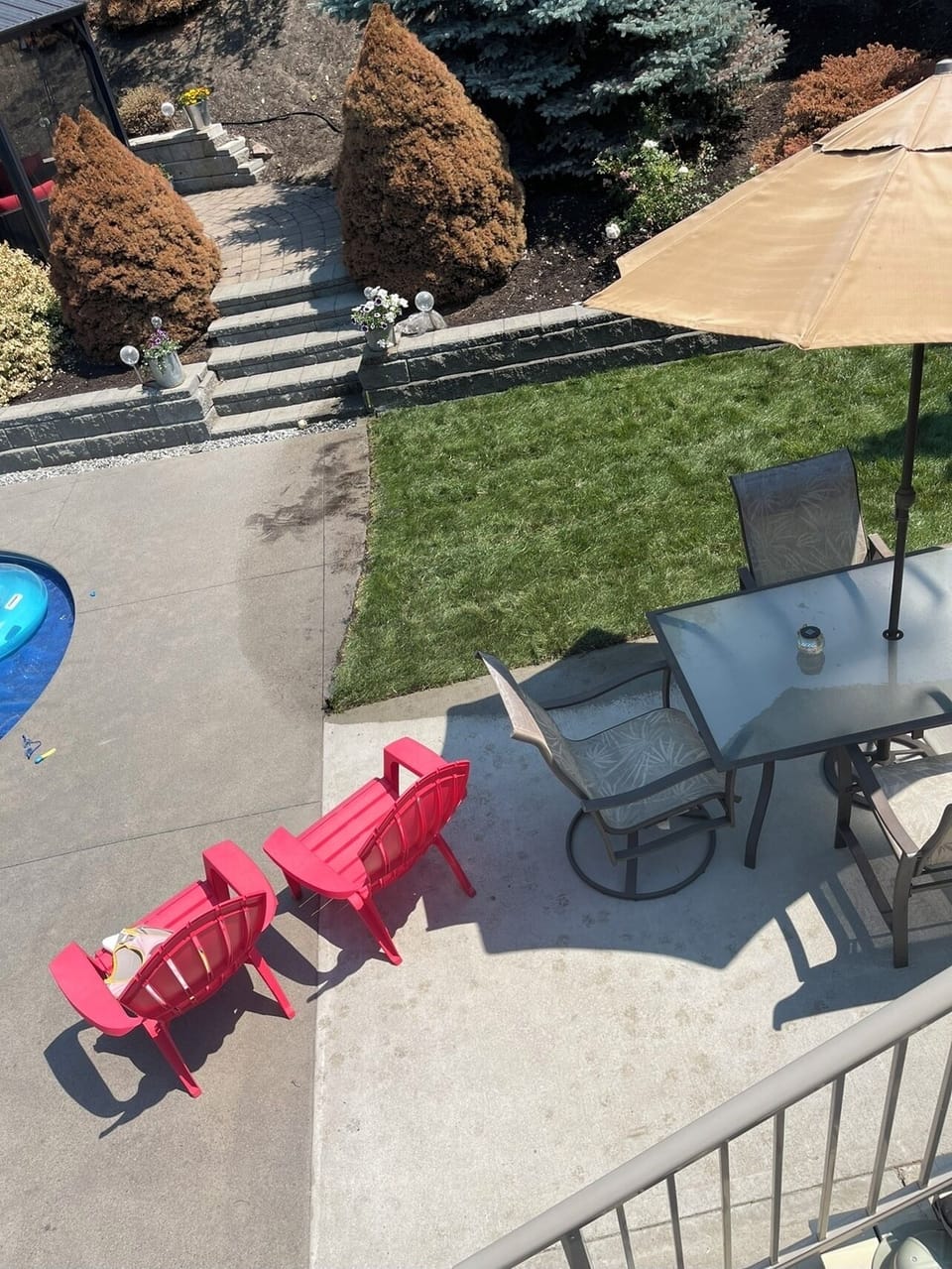 Outdoor dinning area