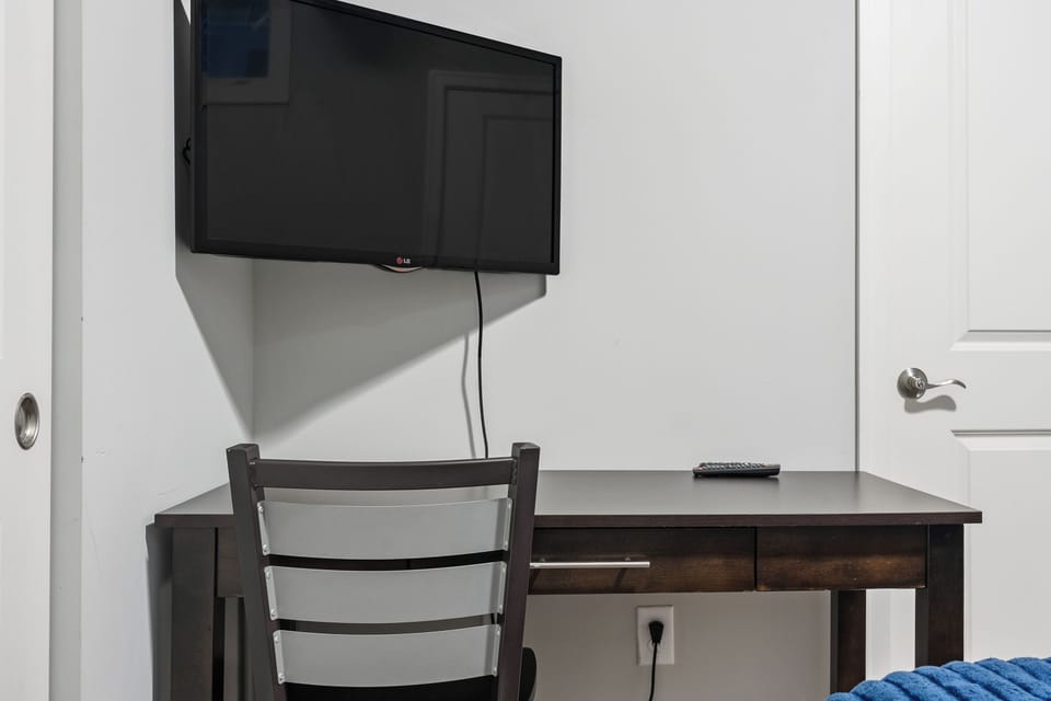 Classic Apartment | 2 bedrooms, premium bedding, desk, laptop workspace