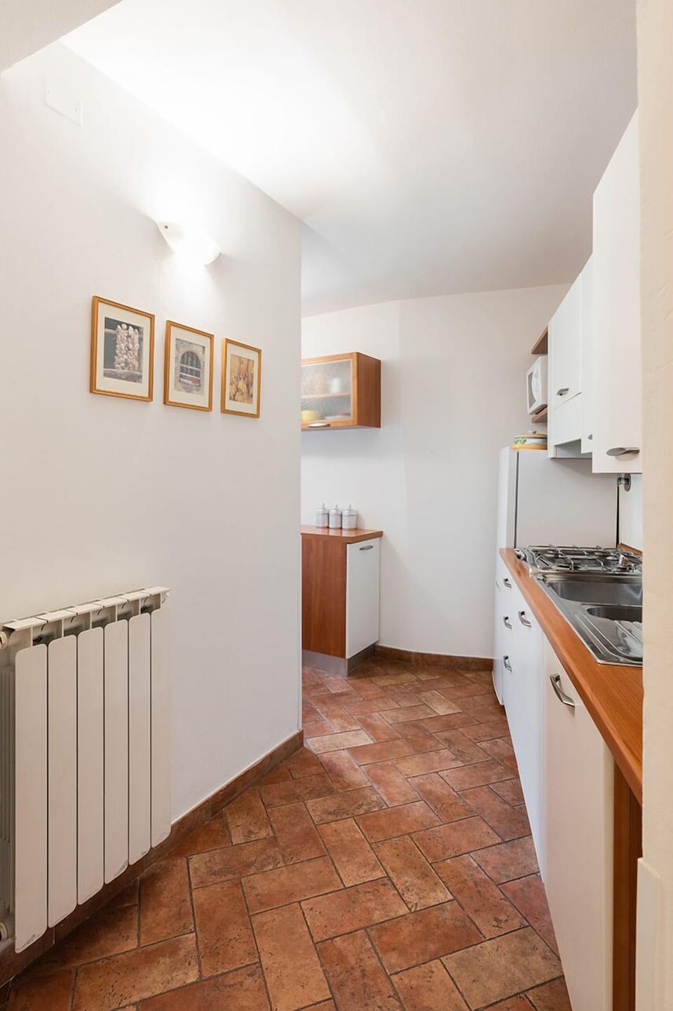 Well organized L-shaped kitchen.