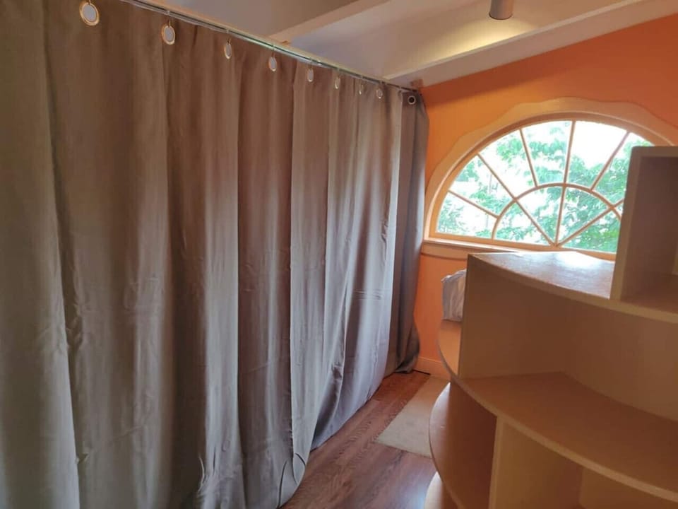 Hallway next to Sunrise bedroom. Leads to stairs.