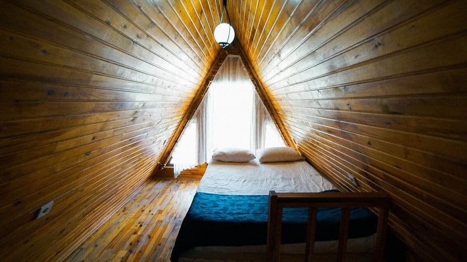 Hypo-allergenic bedding, minibar, soundproofing, iron/ironing board