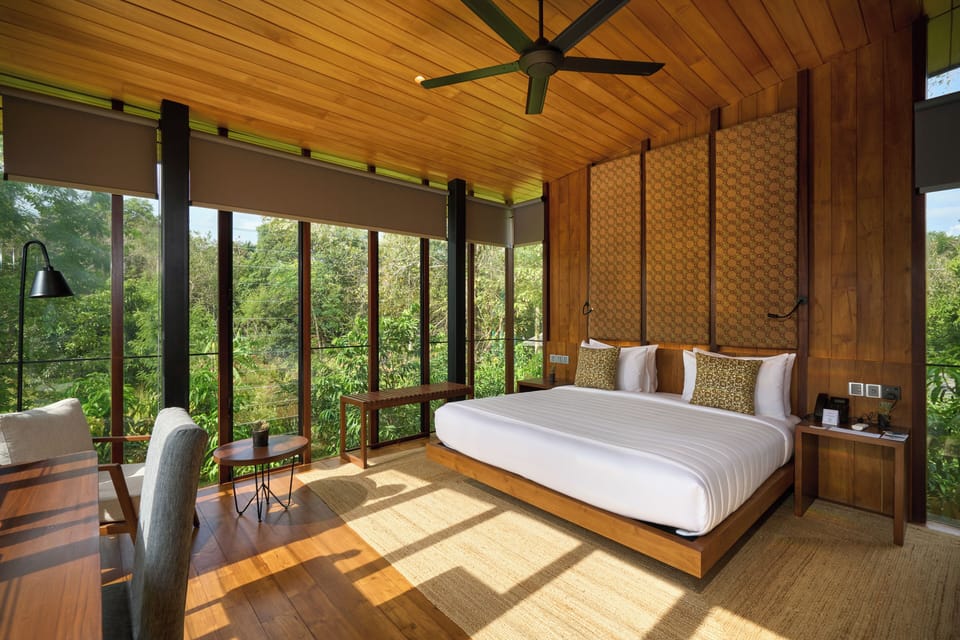 Deluxe Room | Premium bedding, minibar, in-room safe, individually decorated
