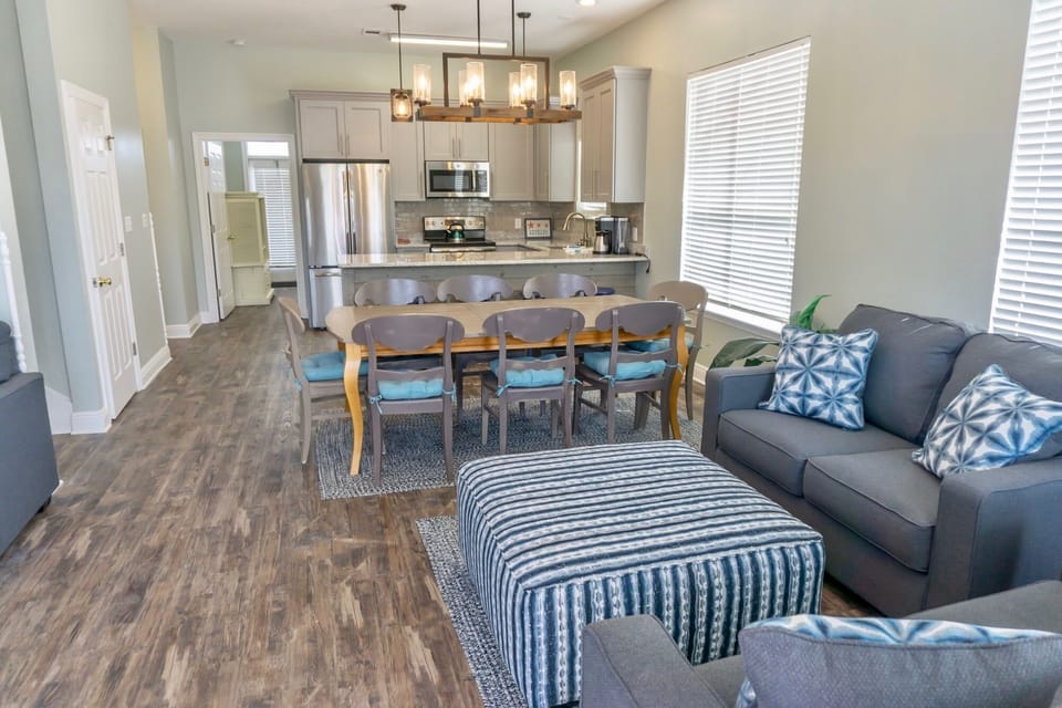 Open Concept Living, Dining and Kitchen Areas