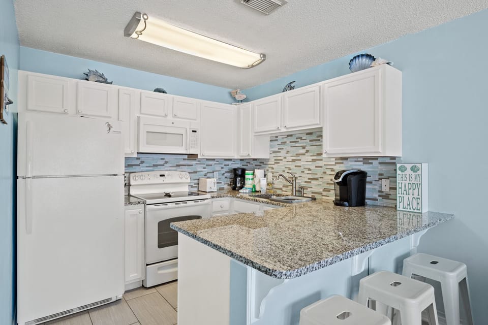 Kitchen with Breakfast Bar