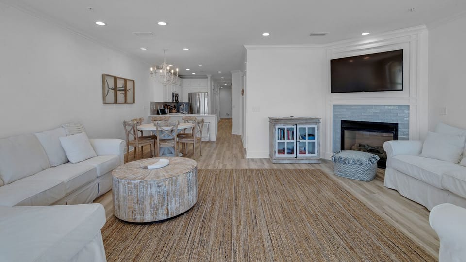 Monterey C301 Main Living Area
