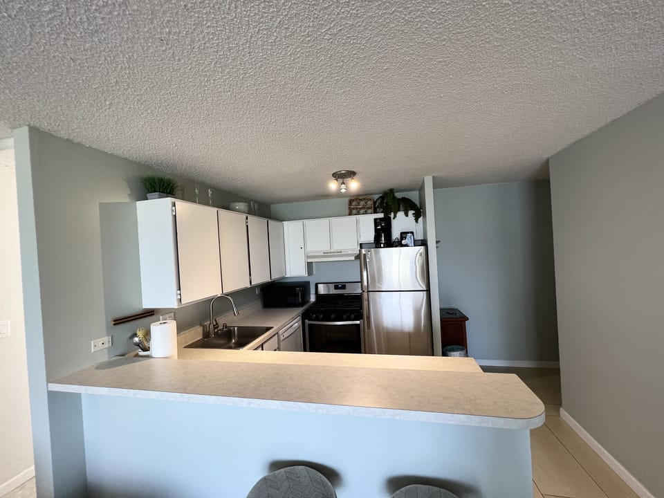Kitchen with Countertop and Seating for 2 - Kitchen with Countertop and Seating for 2